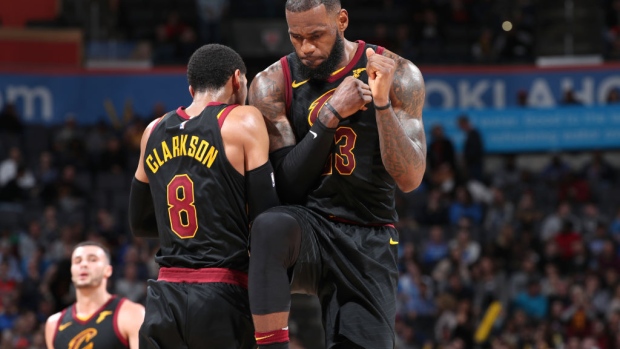 betale sig gryde Merchandising Jordan Clarkson shares the differences between playing with Kobe and LeBron  - Article - Bardown