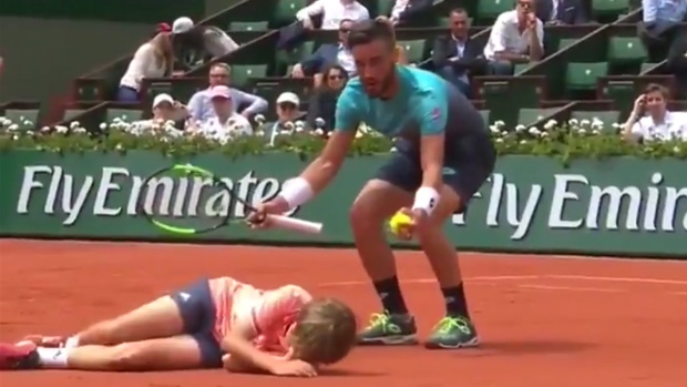 Ball Boy Collides With Tennis Player At French Open While Tracking Ball Article Bardown