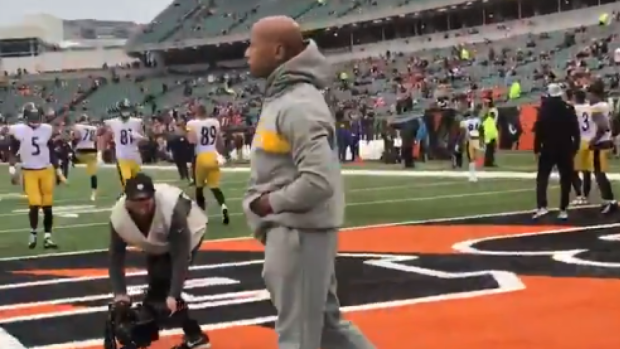 Ryan Shazier Catches Footballs After Spinal Injury