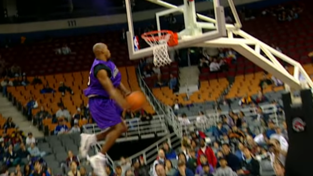 NBA shares unseen footage of a Raptors dunk contest with Vince Carter and Tracy  McGrady - Article - Bardown