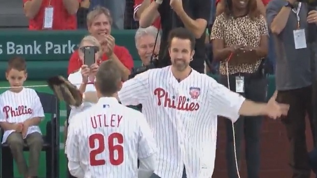 Always Sunny's Rob McElhenney finally had a catch with Chase Utley and it  was a real home run - Article - Bardown
