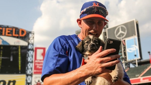 Mets' Jeff McNeil introduces viral puppy