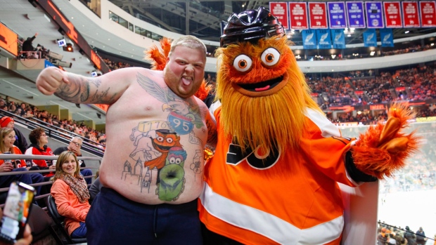 Philly fan with big Phanatic belly tattoo is a hometown hero