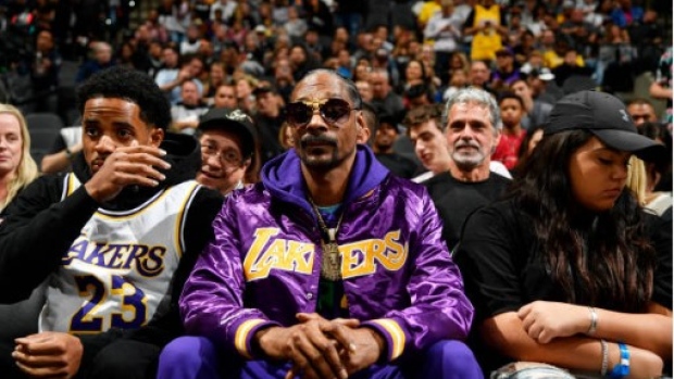 Snoop Dogg did sensational play-by-play for the L.A. Kings, which