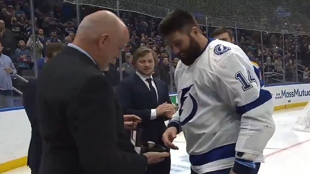 Pat Maroon Receives Stanley Cup Ring Standing Ovation In His Return To St Louis Article 