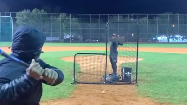 Gary Sheffield takes swings while smoking cigar