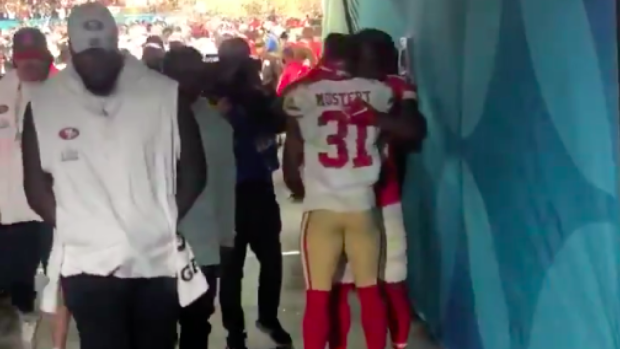 Damien Williams, Raheem Mostert swap jerseys after Chiefs' Super