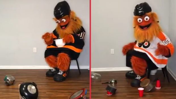 Gettin' Gritty Wit It: Flyers new mascot a big hit