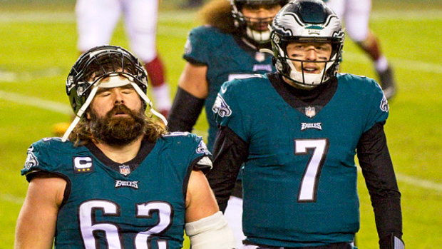 Jason Kelce 'surprised' by Eagles QB switch but defends Nate Sudfeld –  Delco Times