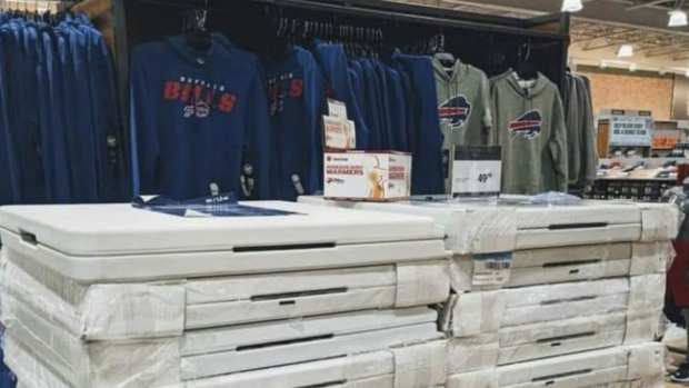 Buffalo Bills Apparel & Gear  In-Store Pickup Available at DICK'S