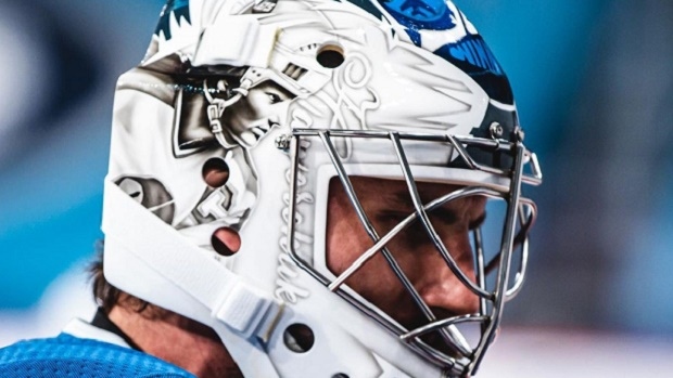 Hellebuyck Included Dale Hawerchuk And Current Teammates On His New Mask Article Bardown