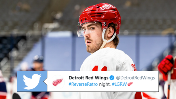 Red Wings] The Wings' reverse retro full uniform debuted tonight. : r/hockey