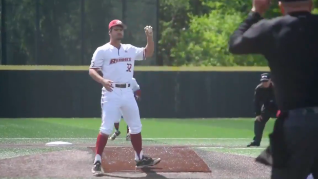 High Schooler Makes Barehanded Catch After Losing Glove, Goes