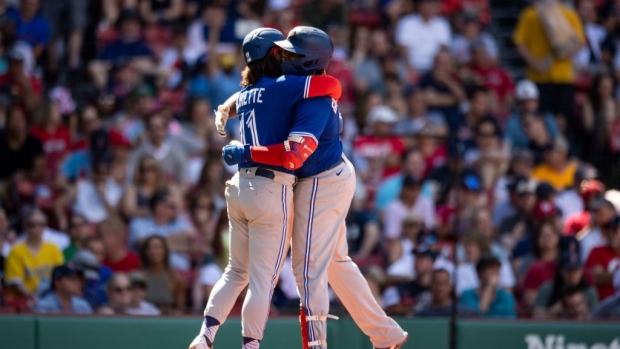 MLB: Vlad Guerrero y Bo Bichette entran al libro de records