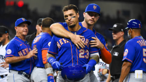 Javy Baez tries to start a fight after harmless pop-up against Marlins  (Video)