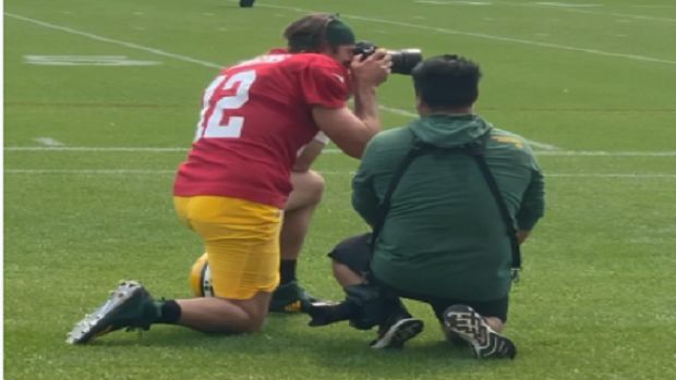 Aaron Rodgers & David Bakhtiari VIBING on a Golfcart 