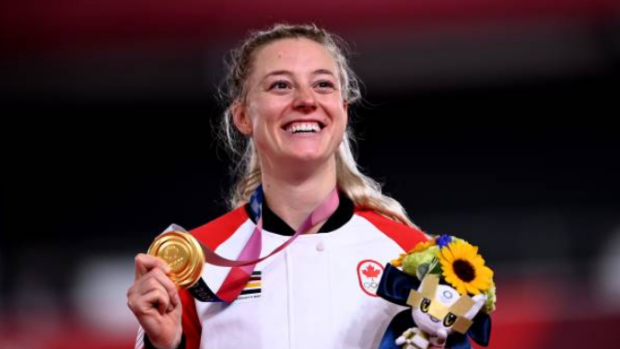 Canadian gold medalist Kelsey Mitchell pulled hilarious medal-detector ...