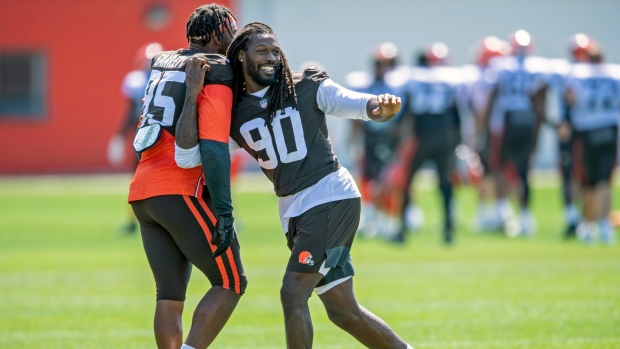 Cleveland Browns Re-sign Jadeveon Clowney - TSN.ca