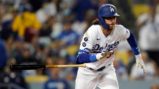 Dodgers' Will Smith played with a broken rib for much of season's