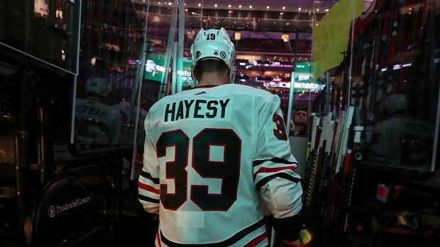 Devils, Blackhawks honor late Jimmy Hayes with warmup jerseys