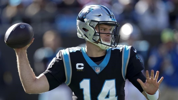 Source: Carolina Panthers QB Sam Darnold has incomplete fracture of  shoulder blade - ABC Columbia