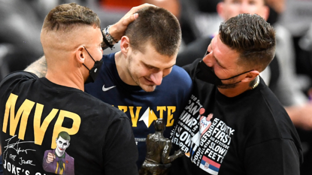 Brothers of NBA players Nikola Jokic and Markieff Morris exchange