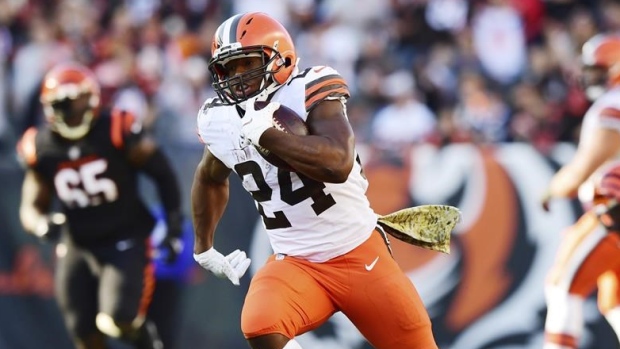 LOOK: Kareem Hunt reps Nick Chubb jersey as he enters stadium for Browns  vs. Titans