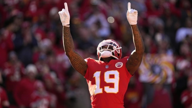 New Chiefs receiver Josh Gordon impressing already, could be activated next  week