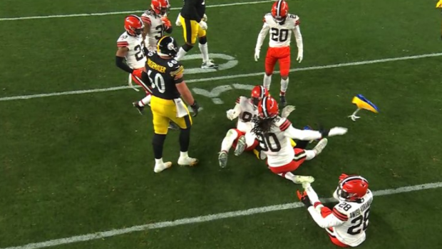 Jadeveon Clowney's shoe toss Monday night costs Browns a touchdown: 'That's  a play we can't have' 