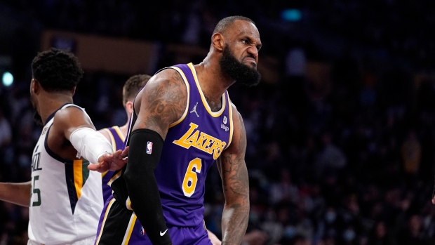 LeBron James knee injury return Los Angeles Lakers Houston Rockets - TSN.ca