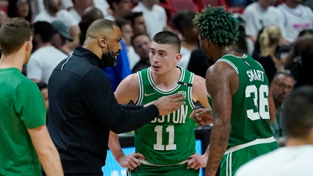 Eagles' trio rings the bell before 76ers home game against the Heat