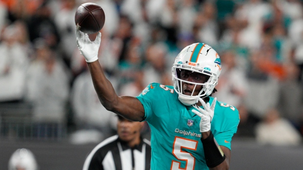 Tua, Dolphins survive scoreless 2nd half to beat Steelers