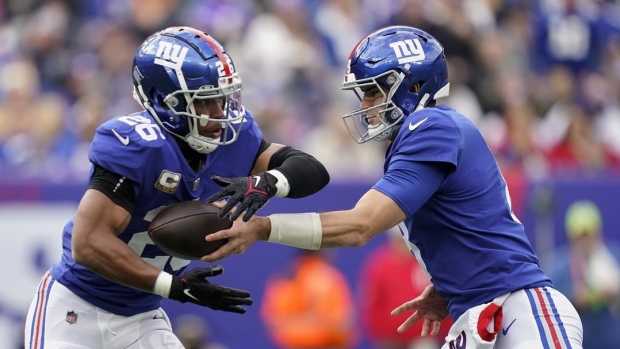 The New York Giant Optimistic They Can Keep Daniel Jones Saquon Barkley ...