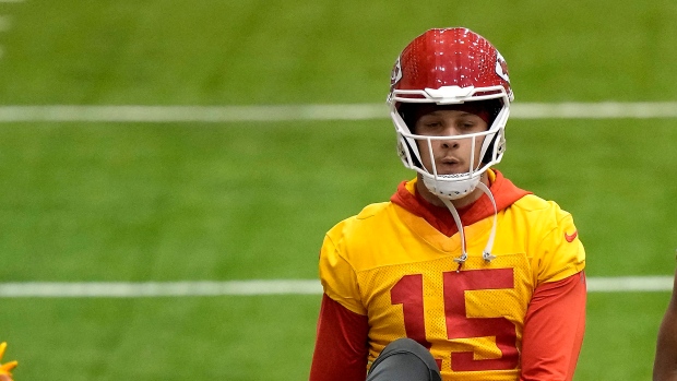 Patrick Mahomes full participant at Chiefs' practice