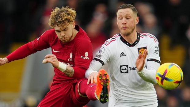 Liverpool's Harvey Elliott and Manchester United's Wout Weghorst 