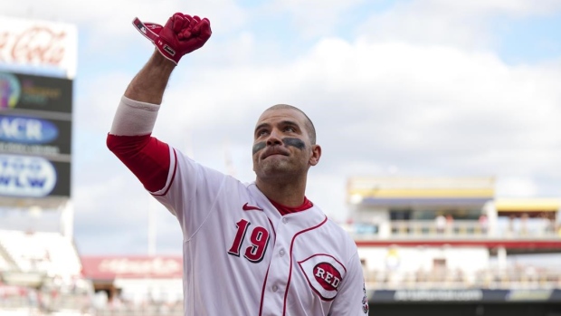 The pros and cons of the Reds bringing Joey Votto back in 2024