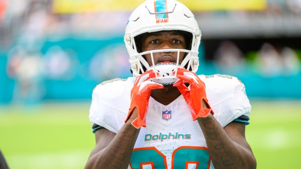 Miami Dolphins RB De'Von Achane set to play after knee setback - TSN.ca