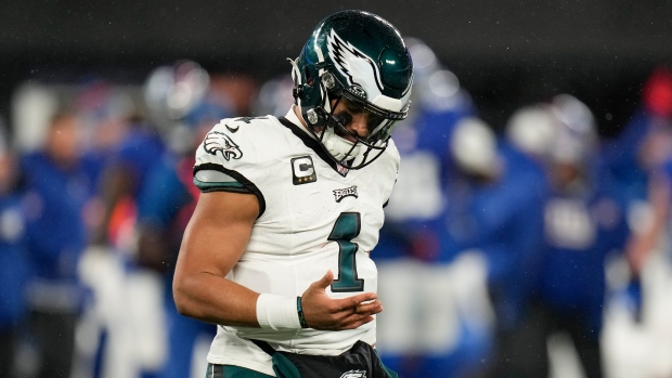 Philadelphia Eagles' Jalen Hurts On Finger - 'Progressing In The Right ...