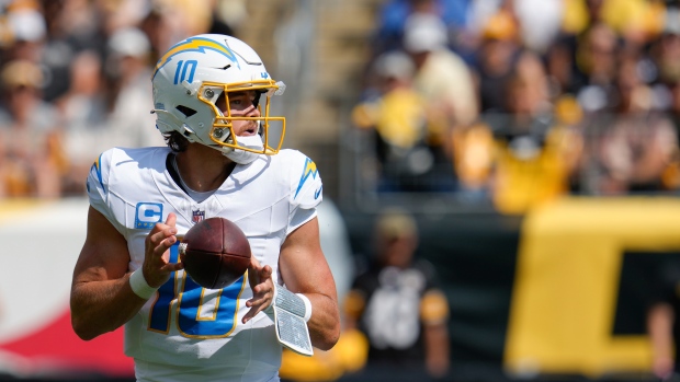 Report: Chargers QB Justin Herbert free of setbacks, preparing to play  Sunday vs. Chiefs - TSN.ca