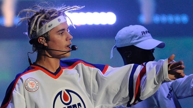 Justin Bieber's Best Hockey Moments