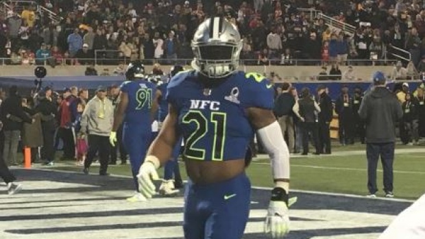 Ezekiel Elliot rocks a crop top at the Pro Bowl