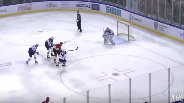KHL player goes end-to-end for a beautiful goal - BARDOWN