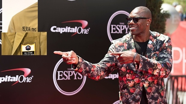 Terrell Owens can't wait for Hall call as bitter wide receiver buys gold  jacket with his NFL stats on the back – New York Daily News