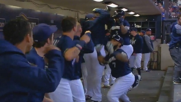 Eric Thames has his own Korean cheer song, and his Brewers teammates can't  get enough of it
