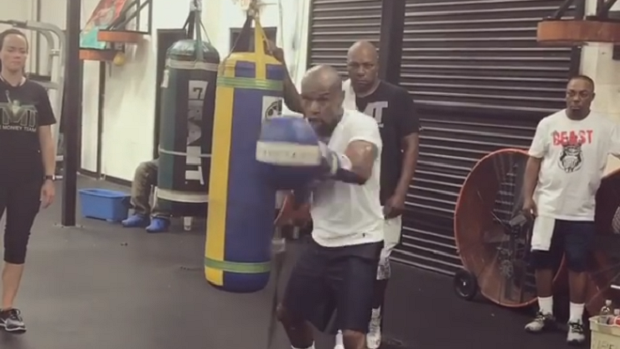 Video Of Mayweather Training Shows He Still Has Ridiculous Quickness Article Bardown