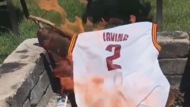 kd in a cavs jersey
