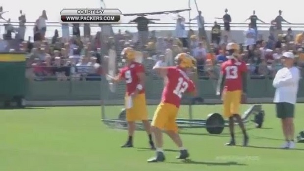 Aaron Rodgers shows off insane accuracy by hitting his target on