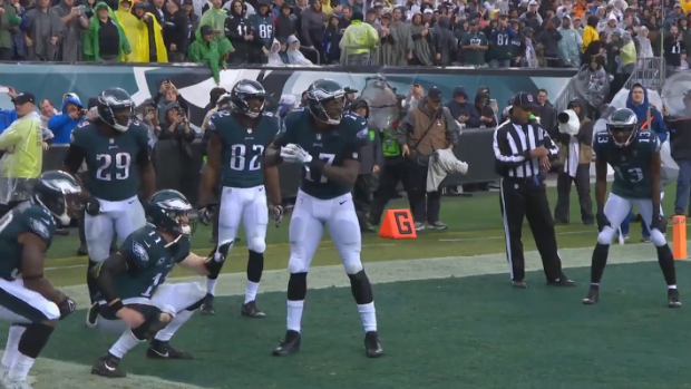 Eagles act out baseball touchdown celebration in front of Mike Trout -  Article - Bardown