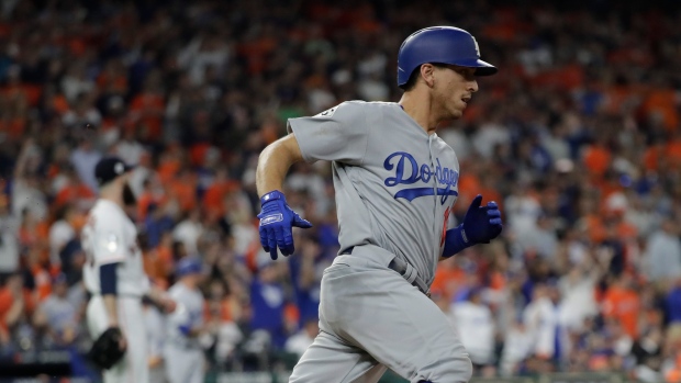 What does Austin Barnes extension mean for future of catcher position?