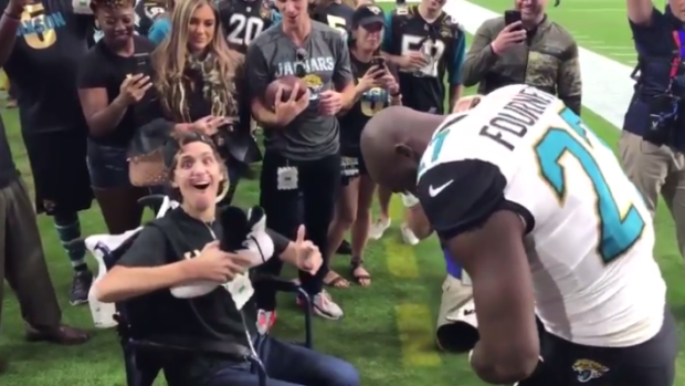 Leonard Fournette with fan